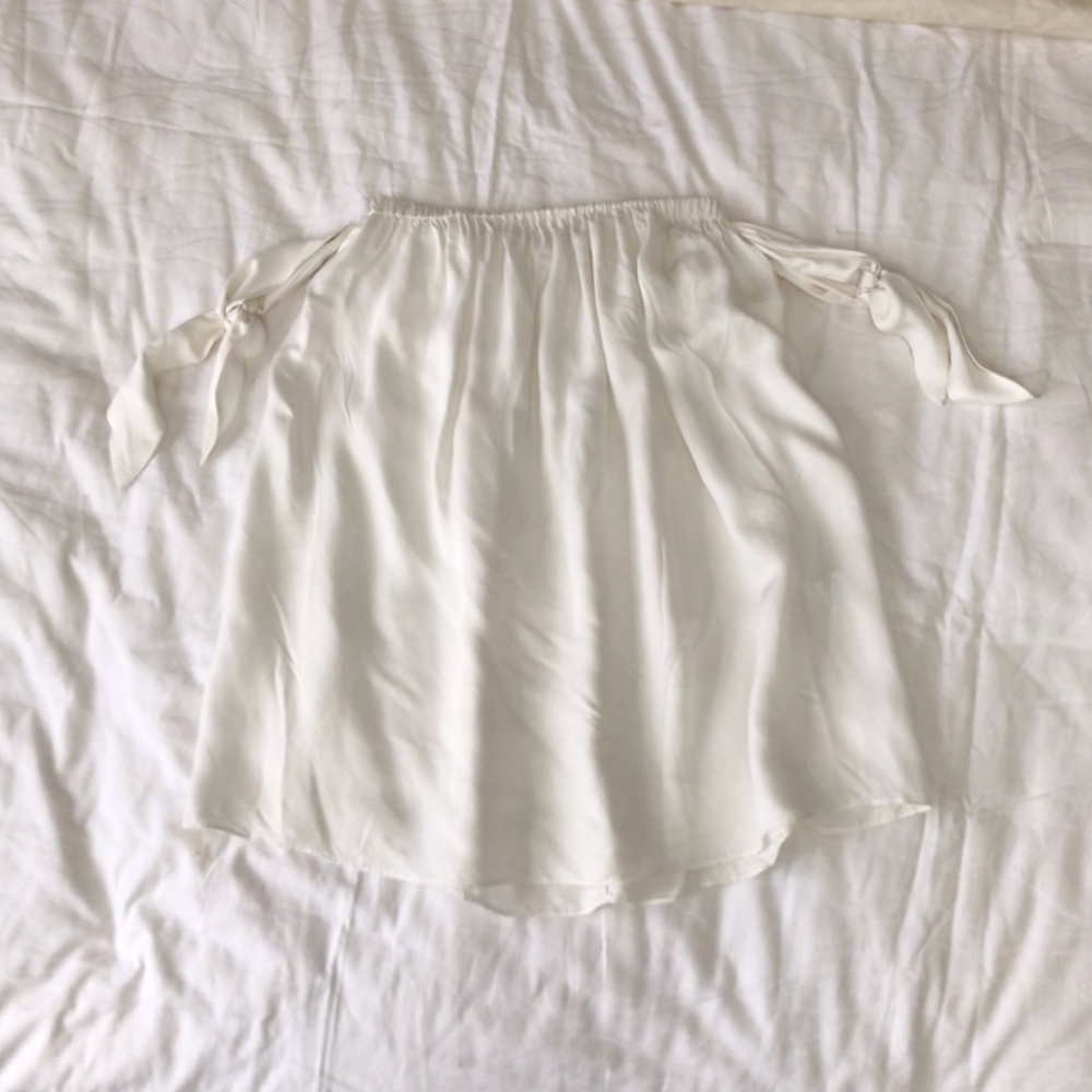 Dreamy Off-the-shoulder Cloud Dress